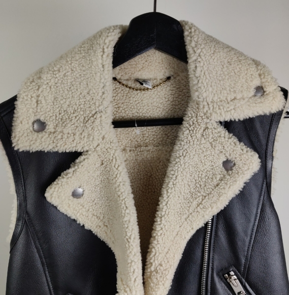 💜 NWoT COACH 💜 authentic leather shearling vest - Picture 5 of 8